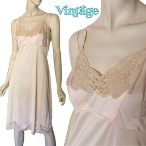 Wonder Maid Peach Full Slip Oodles of Ecru Lace Lacy ILGWU Label 38